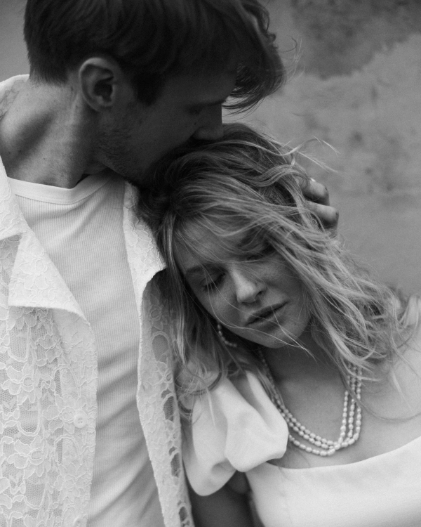 История двух свадебных образов, которые невеста пошила