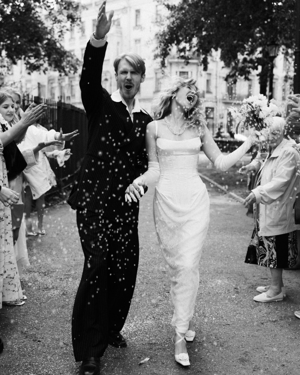 История двух свадебных образов, которые невеста пошила