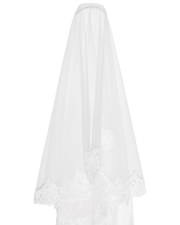 Плотная фата — идеальный аксессуар, чтобы скрыть