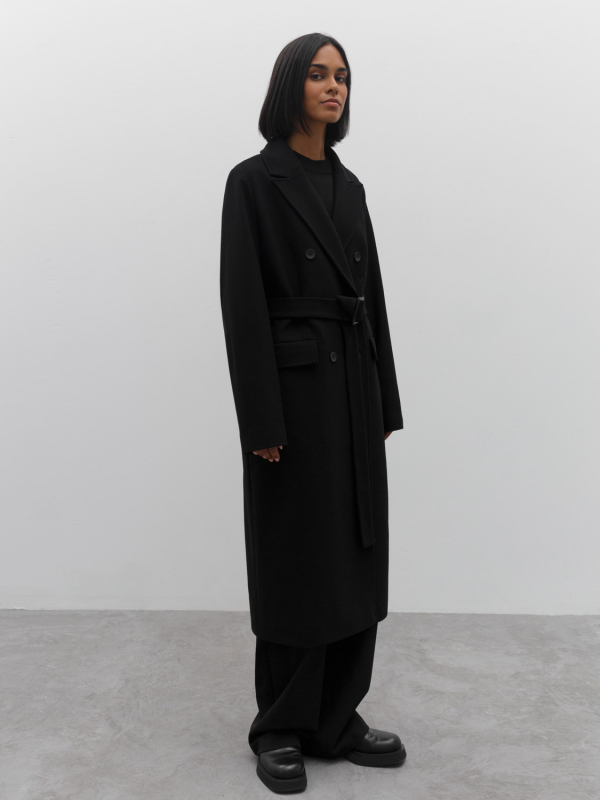 Длинное пальто — must-have сезона: рассказываем, где