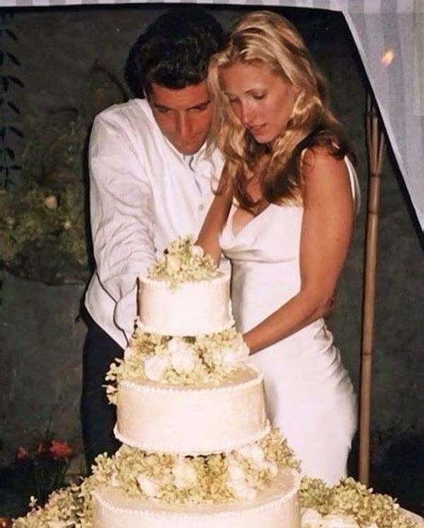 История свадебного платья Кэролин-Биссет Кеннеди