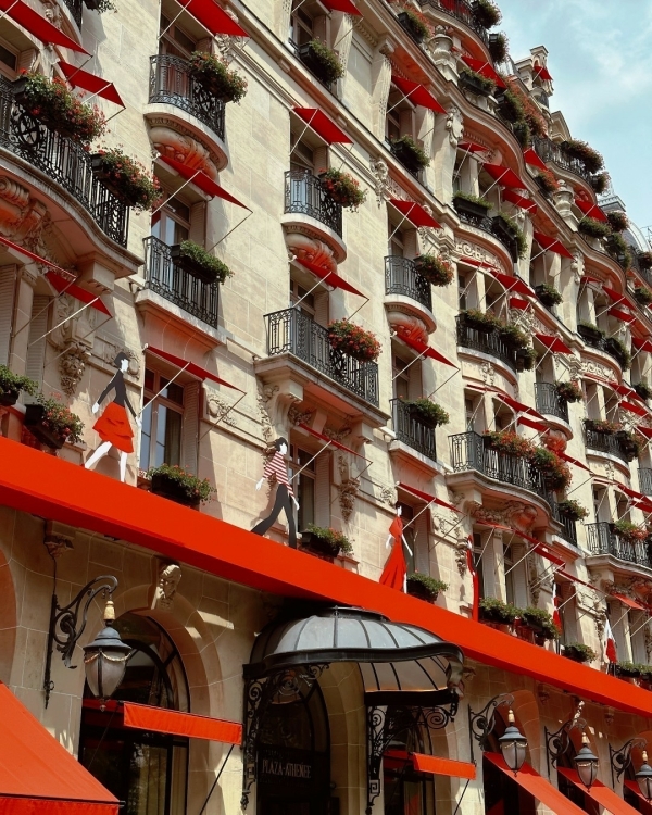 Как провести медовый месяц в Париже?