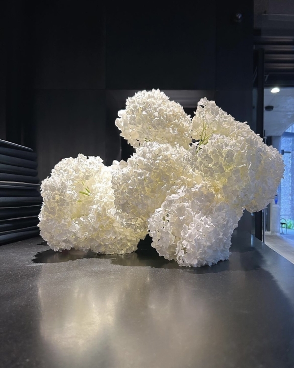 Цветет и пахнет. Как переосмыслить цветочную арку?