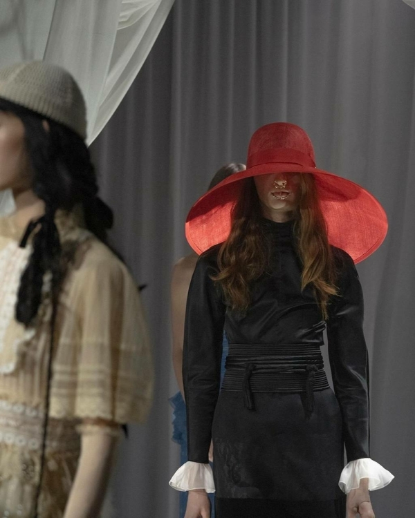 Какой получилась дебютная коллекция Александро Миккеле для