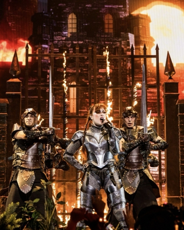 Триумф Тейлор Свифт, трогательные Кэти Перри и