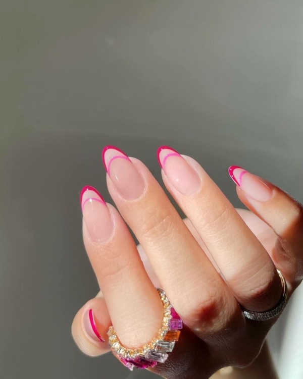 Невидимый френч — новый тренд в маникюре,