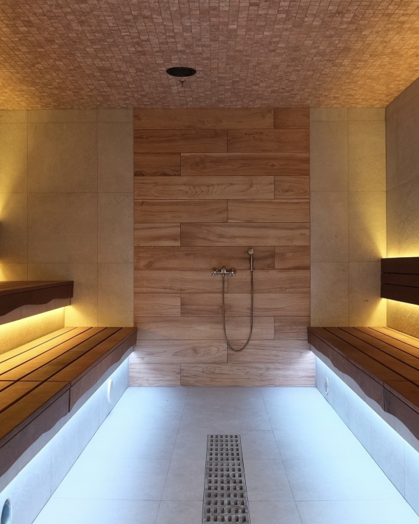 Завтракаем с игристым в «Зойке», смотрим кино