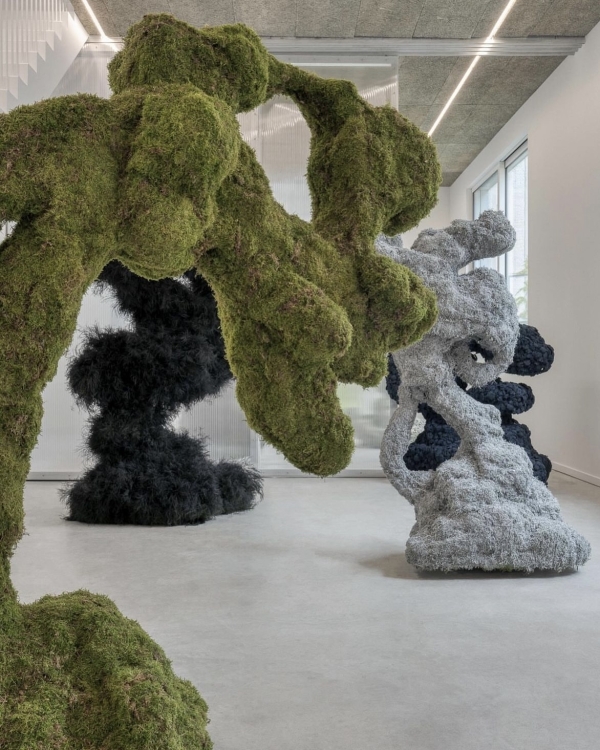 Цветет и пахнет. Как переосмыслить цветочную арку?