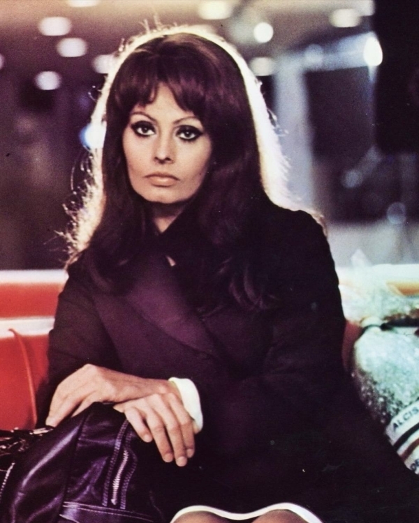 Звезда родилась: Софи Лорен — 90 лет