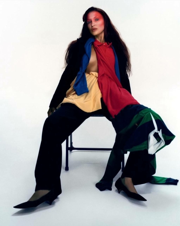 Белла Хадид вновь на обложке после перерыва