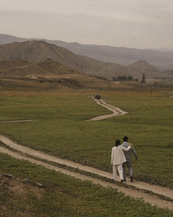 Одним глазом на вас, другим — на