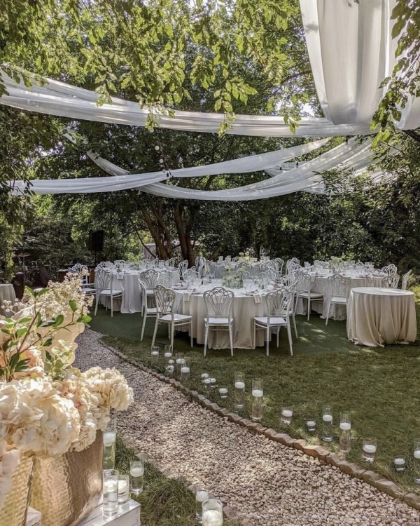 Одним глазом на вас, другим — на