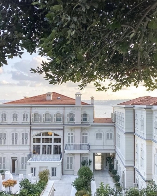 Just the two of us. Лучшие отели