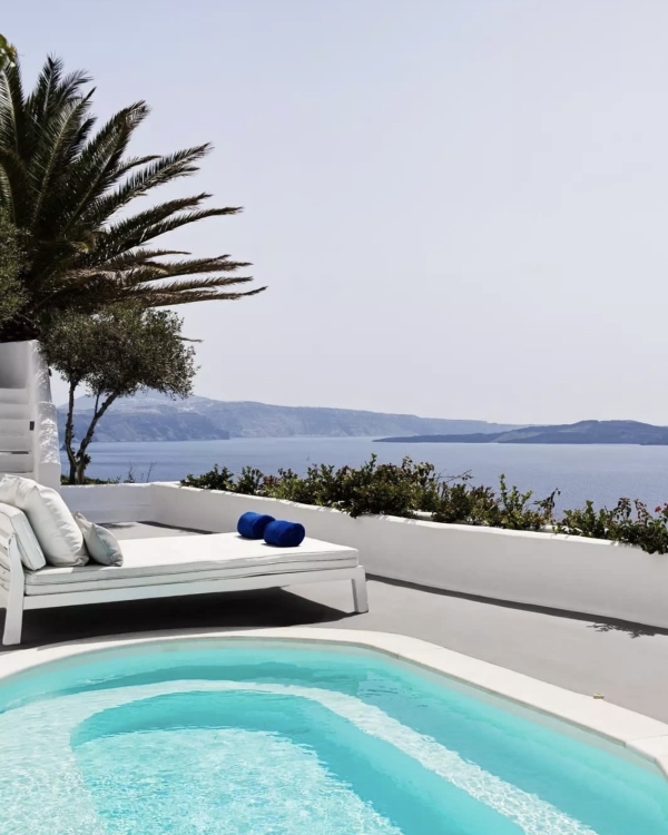 Греческий гламур: 10 лучших отелей для медового