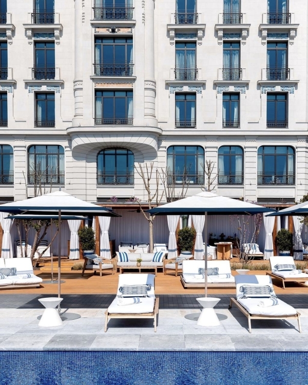 Just the two of us. Лучшие отели