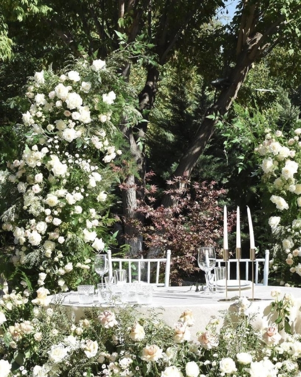 Одним глазом на вас, другим — на