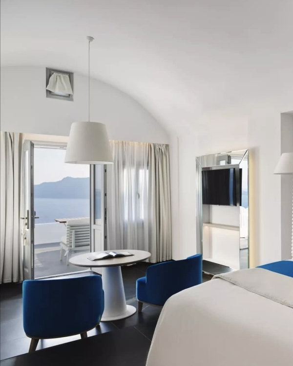 Греческий гламур: 10 лучших отелей для медового