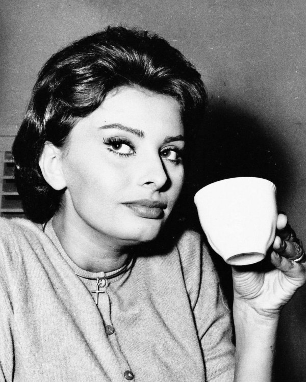 Звезда родилась: Софи Лорен — 90 лет