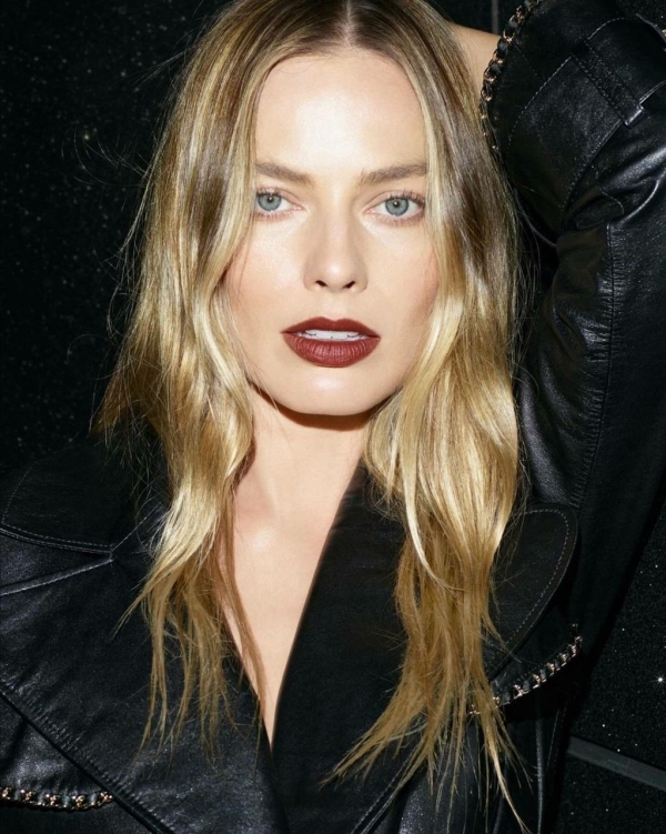 Угадаете, кто стал новым лицом аромата Chanel