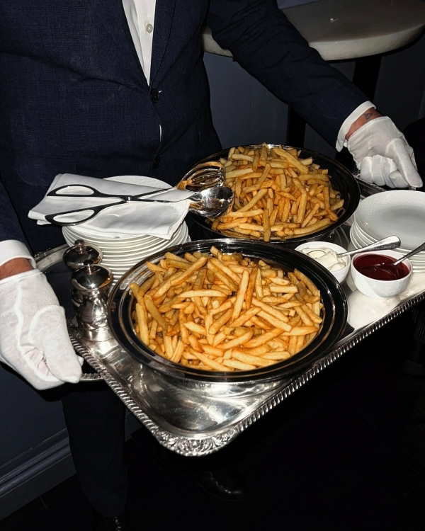 Пробуем мишленовский сет в «Пафосе», танцуем под