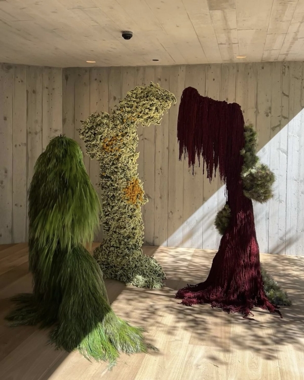 Цветет и пахнет. Как переосмыслить цветочную арку?