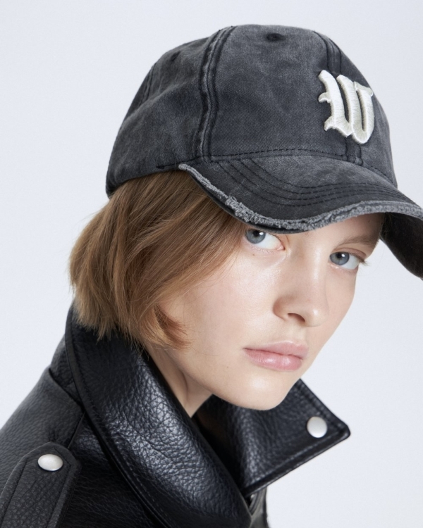 Шапку надень! Подборка головных уборов на осень