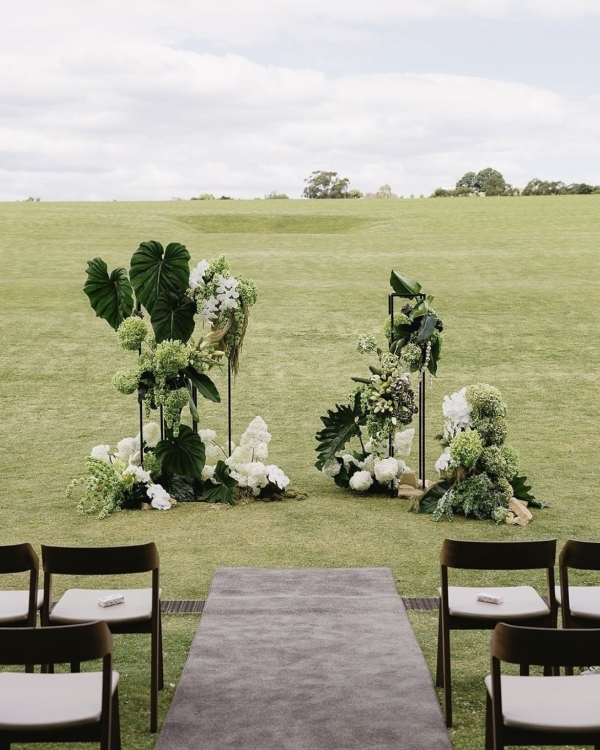 Цветет и пахнет. Как переосмыслить цветочную арку?