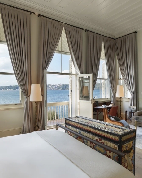 Just the two of us. Лучшие отели