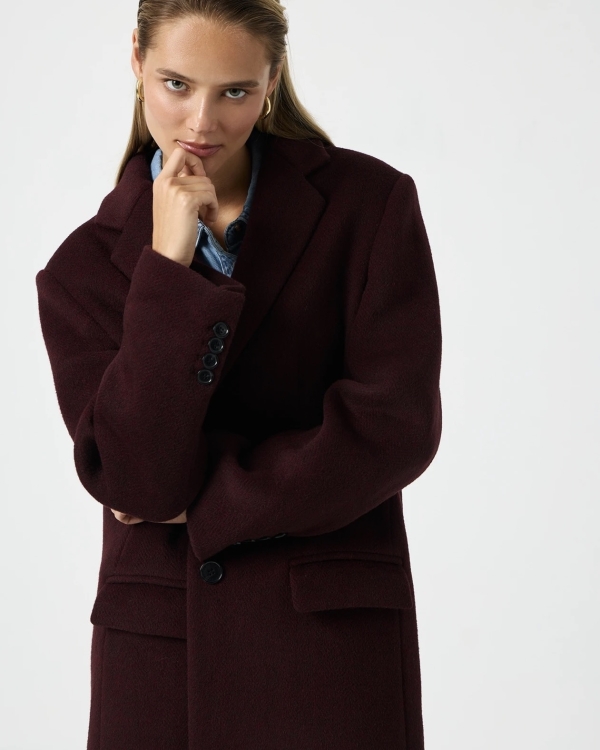 Теперь уже осень. Показываем стильные пальто, которые