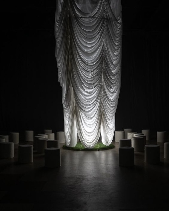 Чем заменить цветочную арку на церемонии?