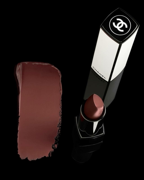 Угадаете, кто стал новым лицом аромата Chanel