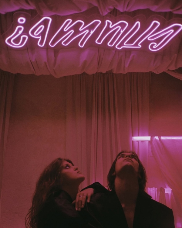 Шрекинг, гэтсбинг, кафинг: разбираем новый словарь отношений