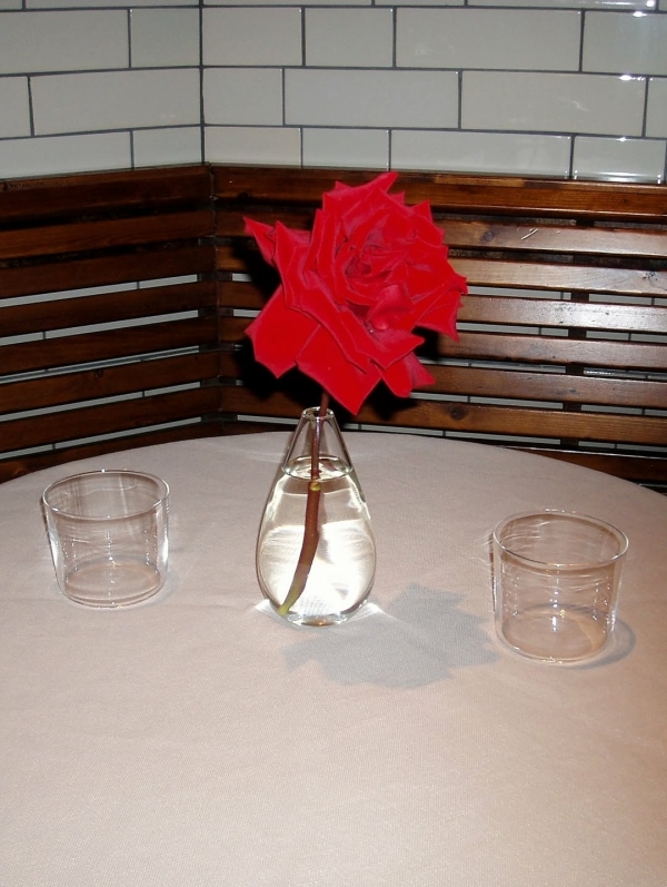 Кто должен платить на первом свидании?