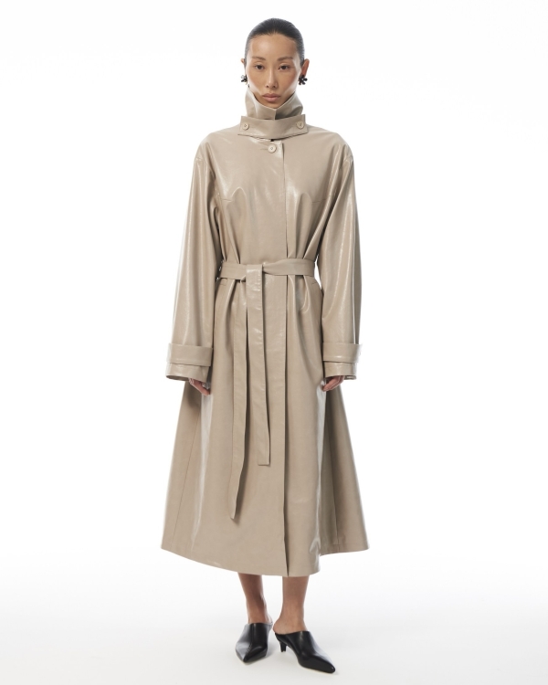 Нашли 30 отличных тренчей на осень —