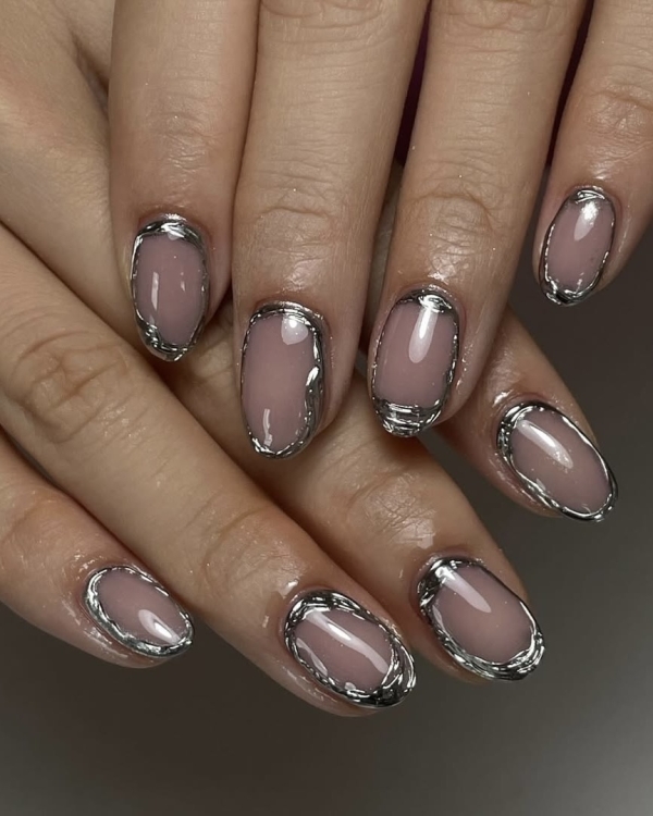 Хром, princess nails и клетчатый. Какой маникюр