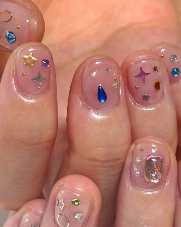 Хром, princess nails и клетчатый. Какой маникюр