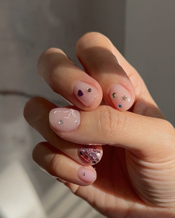 Хром, princess nails и клетчатый. Какой маникюр