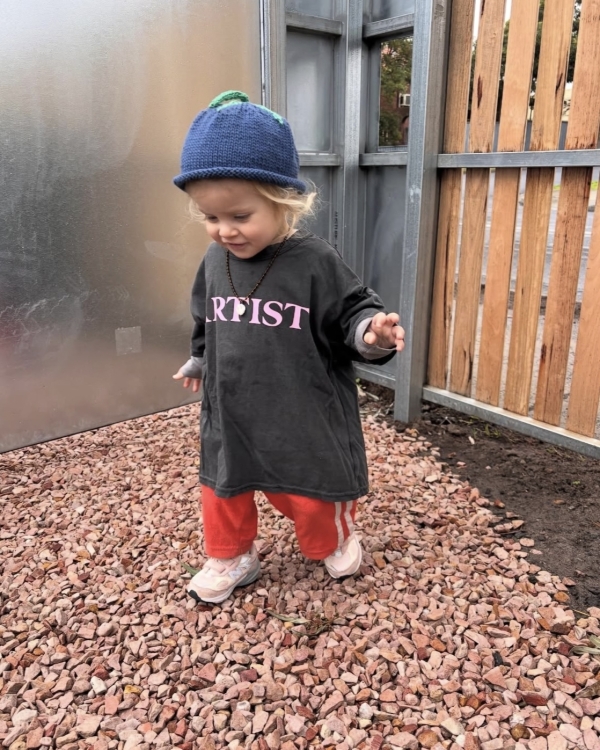 Бежевые мамы — всё. Как теперь одевают