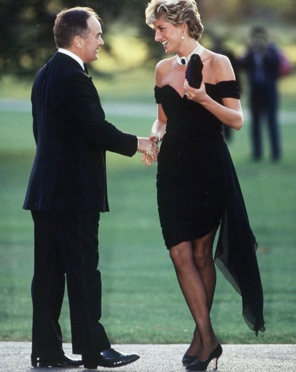 Платье мести. Как одеться на встречу с