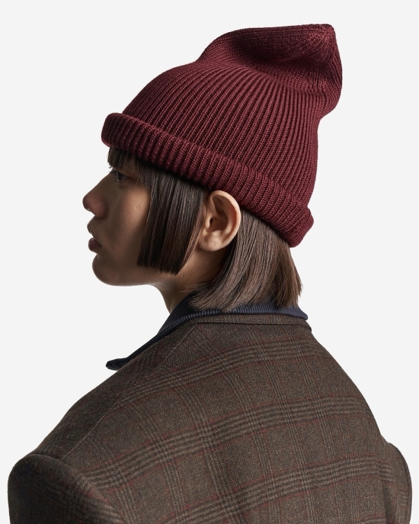 Кепи, гольфы и другие актуальные аксессуары на