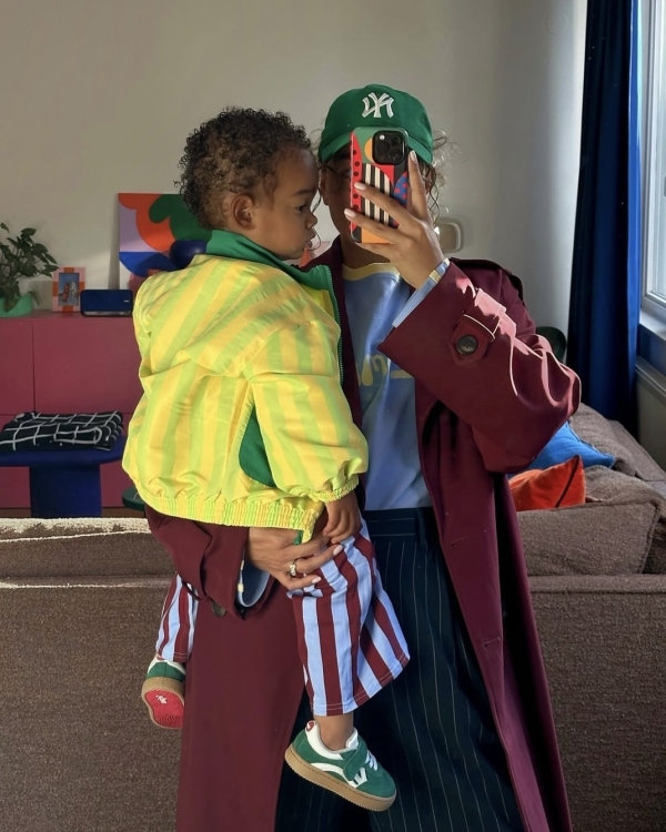 Бежевые мамы — всё. Как теперь одевают