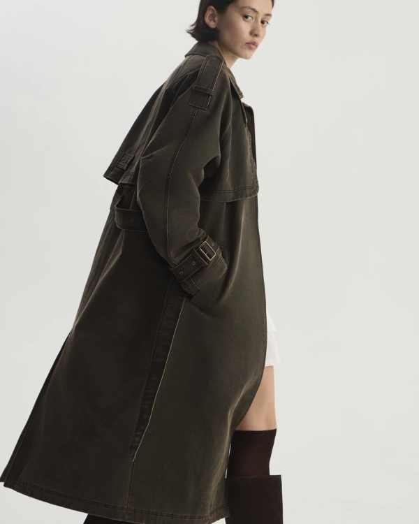 Нашли 30 отличных тренчей на осень —