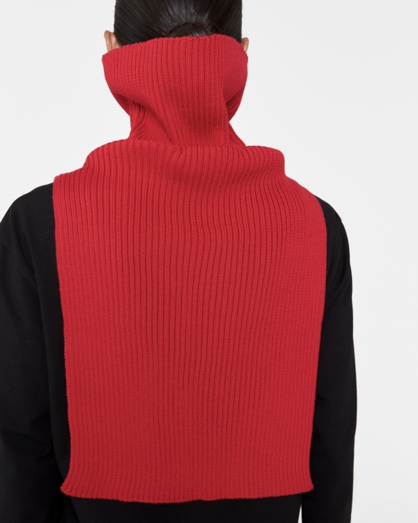 Кепи, гольфы и другие актуальные аксессуары на