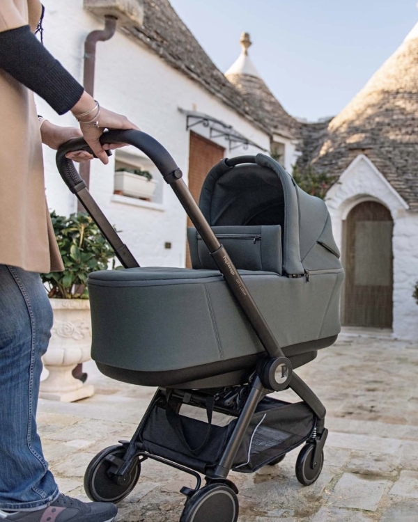 Какие детские коляски выбирают селебрити?