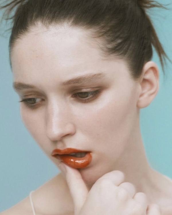 Cosmic Orange — главный тренд осени 2025,