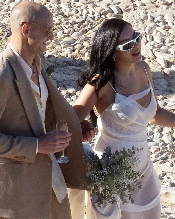 Charli XCX и Джордж Дэниел сыграли свадьбу