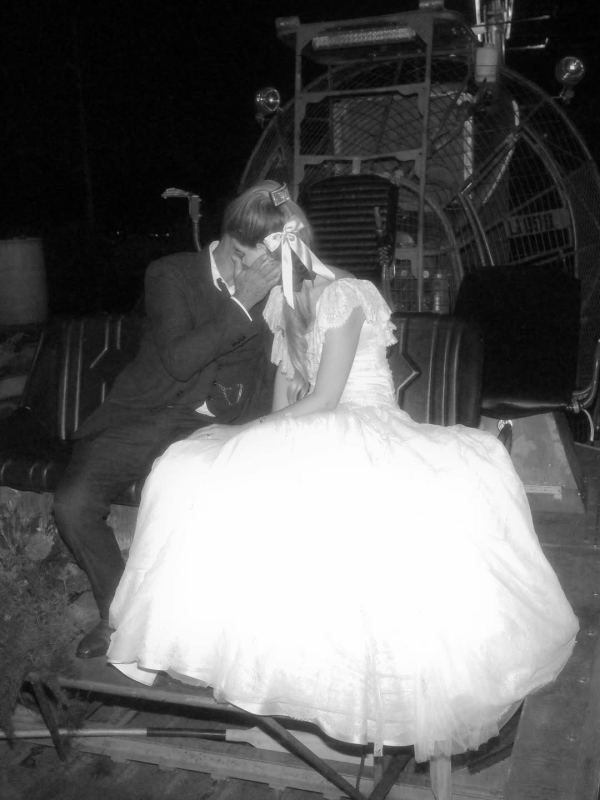 Лана Дель Рей впервые поделилась свадебными фотографиями