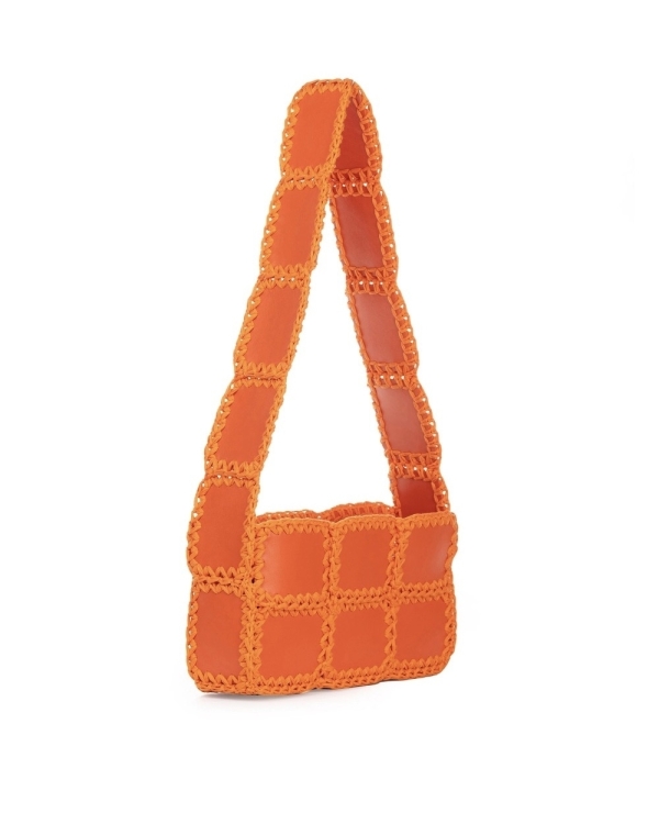 Cosmic Orange — главный тренд осени 2025,