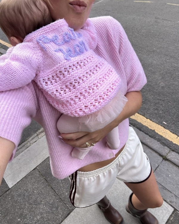 Бежевые мамы — всё. Как теперь одевают