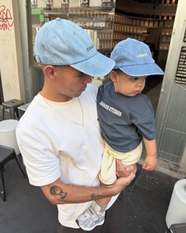 Бежевые мамы — всё. Как теперь одевают